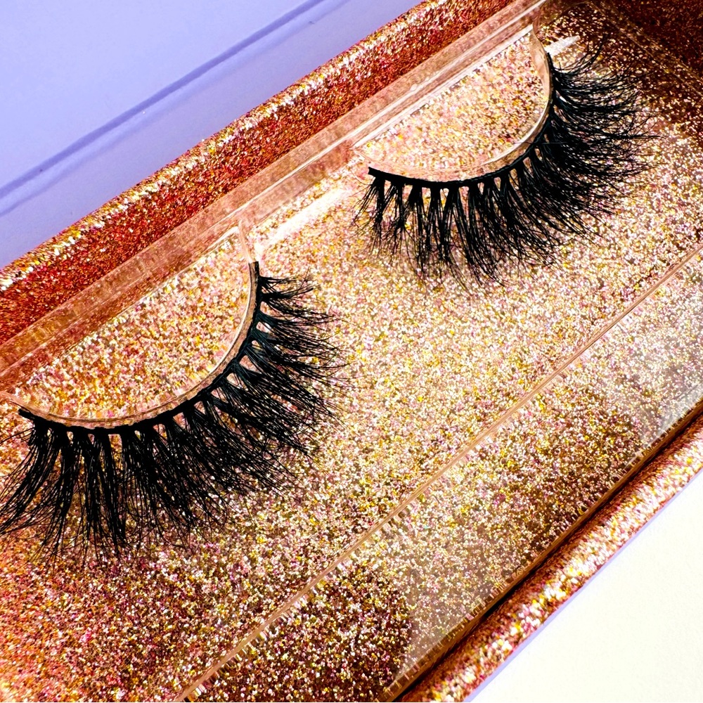 "Baddie" Mink Lashes